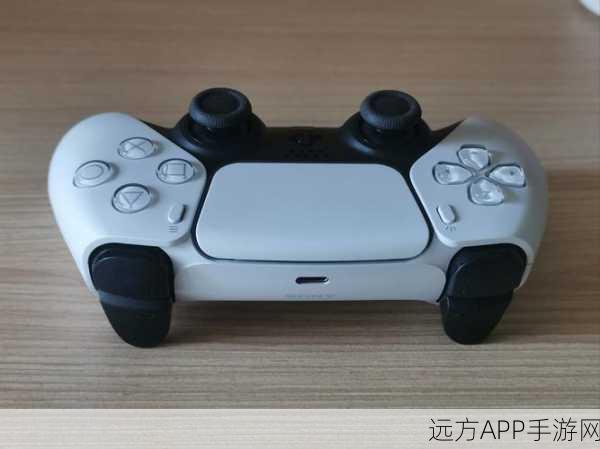 CF手游2025革新操作体验，全新游戏手柄深度评测与赛事应用